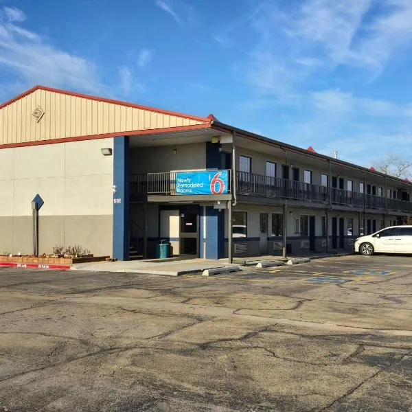 Motel 6 Oklahoma City OK Frontier City，位于爱德蒙的酒店
