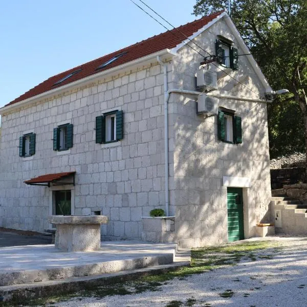 Luxury stone apartment Matijević，位于Blato na Cetini的酒店