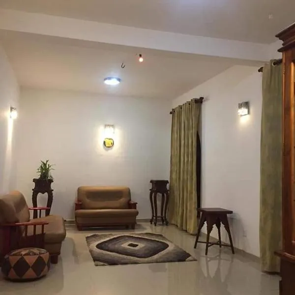 Tinu Homestay，位于Kamburugamuwa的酒店