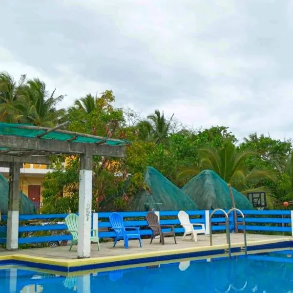Lotus Sun & Waves Beach Resort，位于Dipaculao的酒店