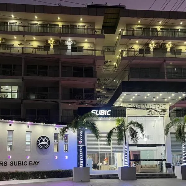 Chequers Suites Subic Bay，位于奥隆阿波的酒店