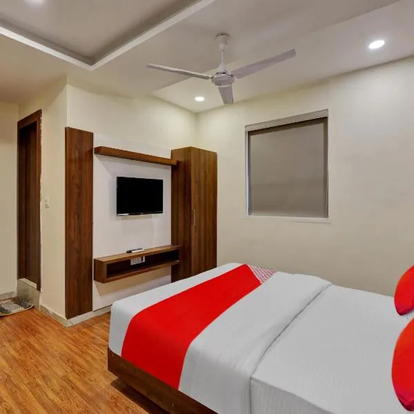 OYO Flagship Hotel VR INN，位于Varanama的酒店