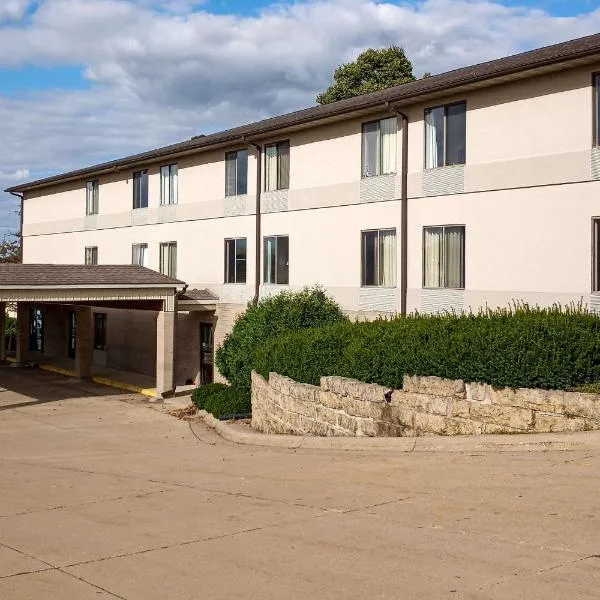 Econo Lodge，位于Maquoketa的酒店