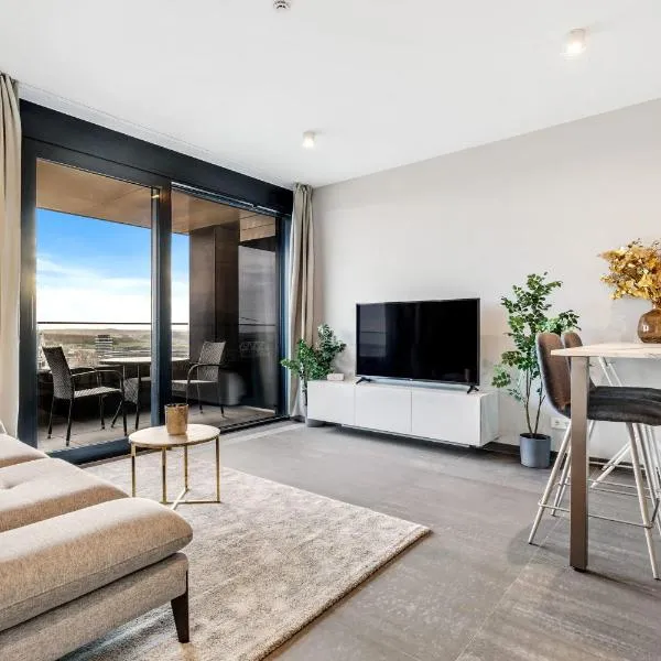 Luxury Stay with Pool and Views in Gasperich，位于卢森堡的酒店