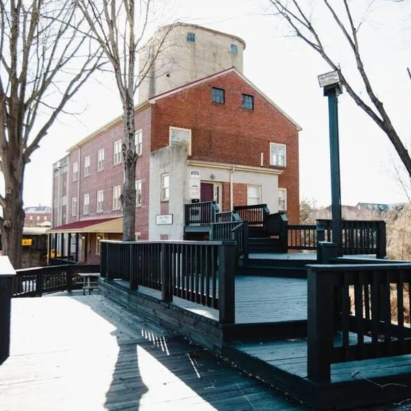 Farmville Modern Loft，位于法姆维尔的酒店