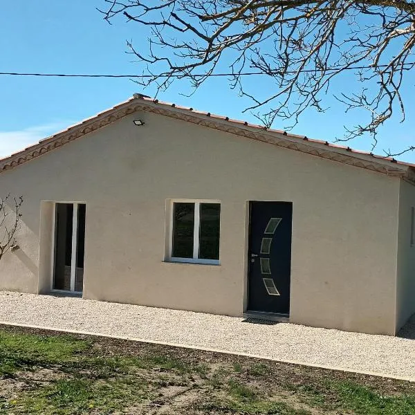 Petite Maison dans le Gers 32，位于Mouchan的酒店