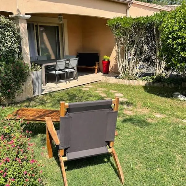 Chez Francis & Valérie，位于Villegailhenc的酒店