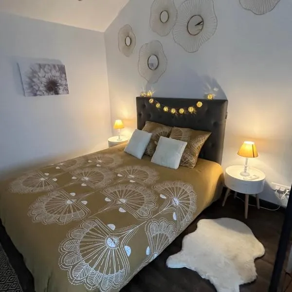 La Petite Maison - La Grange des Colporteurs，位于Nanclars的酒店