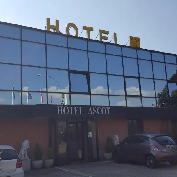 Hotel Ascot，位于Casorate Primo的酒店