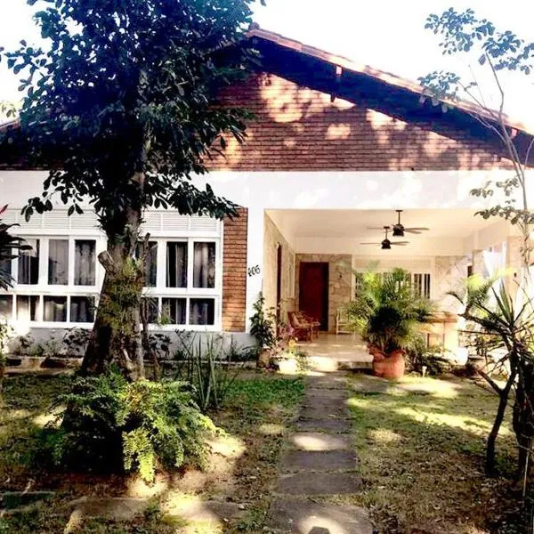 Casa Bosque da Praia 5 quartos, bilhar e ar split.，位于里约达欧特拉斯的酒店