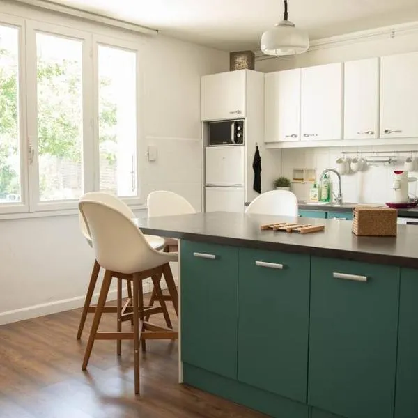 Les Lacets du Lièvre Appartement, Rez-de-jardin, Terrasse，位于伊泽尔河畔的罗曼的酒店