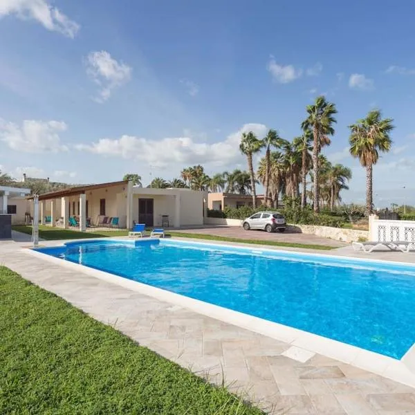 Villa con piscina vista mare e Etna，位于奥古斯塔的酒店