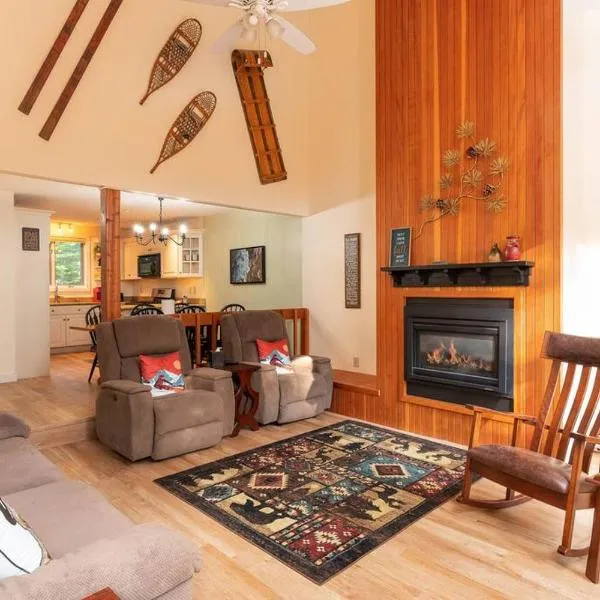 Family-friendly townhouse in a great location!，位于北康威的酒店
