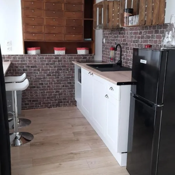 Gîte location meublée Aumale - studio en centre-ville - La maison en brique，位于Vieux-Rouen-sur-Bresle的酒店