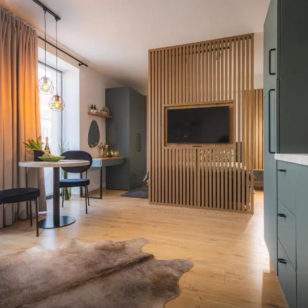 GREEN APARTMENT，位于班斯卡-比斯特里察的酒店