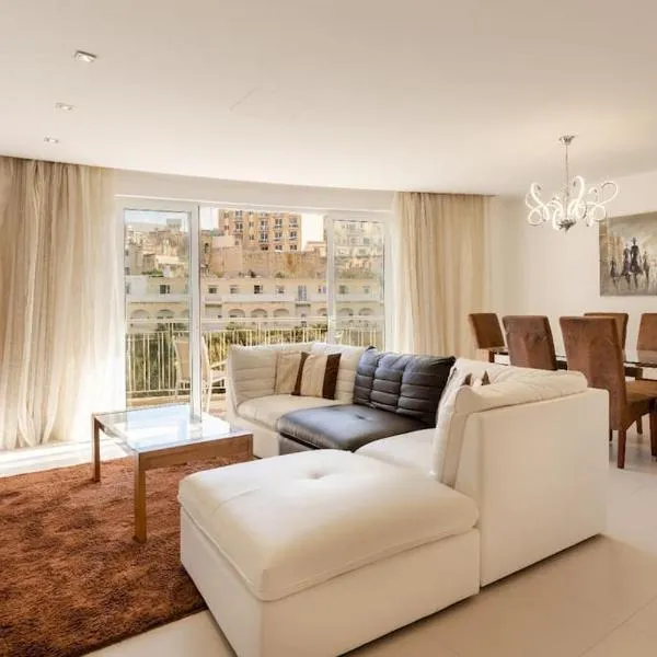 Cozy 3BD Seaside Apartment! WiFi and Great Location!，位于Tal-Għoqod的酒店