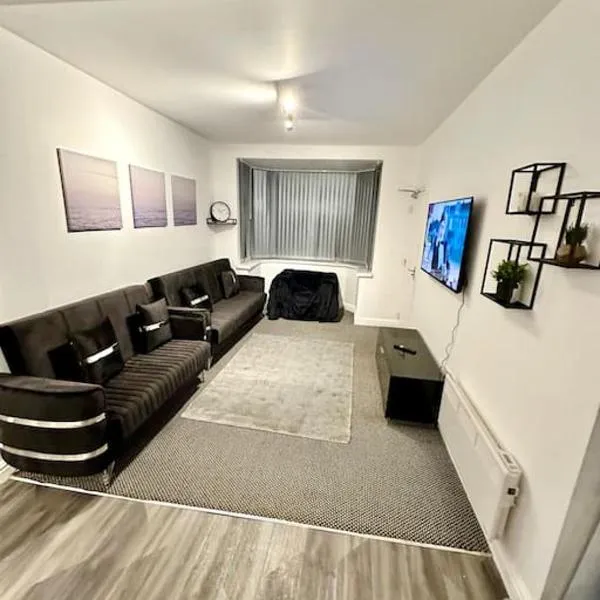 Cosy 3 Bed Apartment,Free Parking in Birmingham，位于萨顿科尔菲尔德的酒店