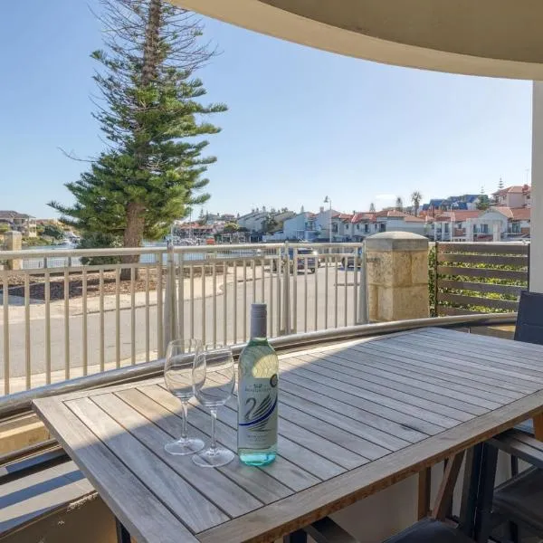 Boardwalk Bliss - Explore the Lively Mindarie Marina，位于Mindarie的酒店