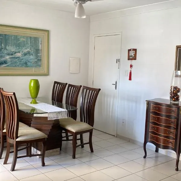 Lar puro aconchego ambiente interativo climatizado e compartilhado，位于阿拉卡茹的酒店