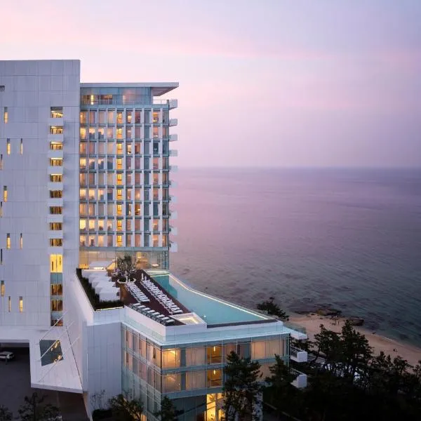 SEAMARQ HOTEL，位于Yuch'ŏn-dong的酒店