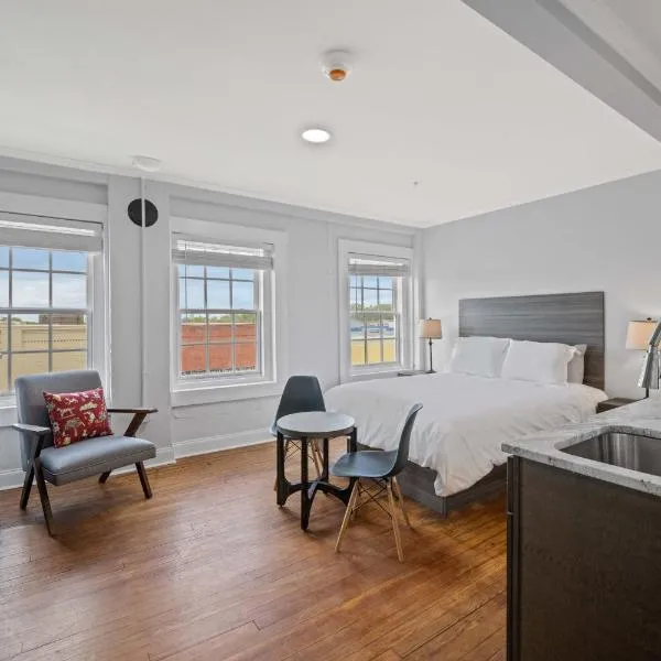 Historic Elegance Loft in Downtown Conway，位于康威的酒店