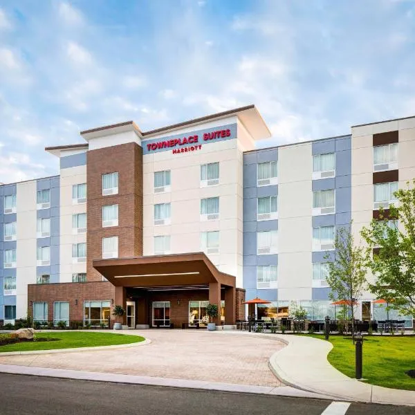 TownePlace Suites by Marriott Grand Rapids Airport Southeast，位于Lowell的酒店