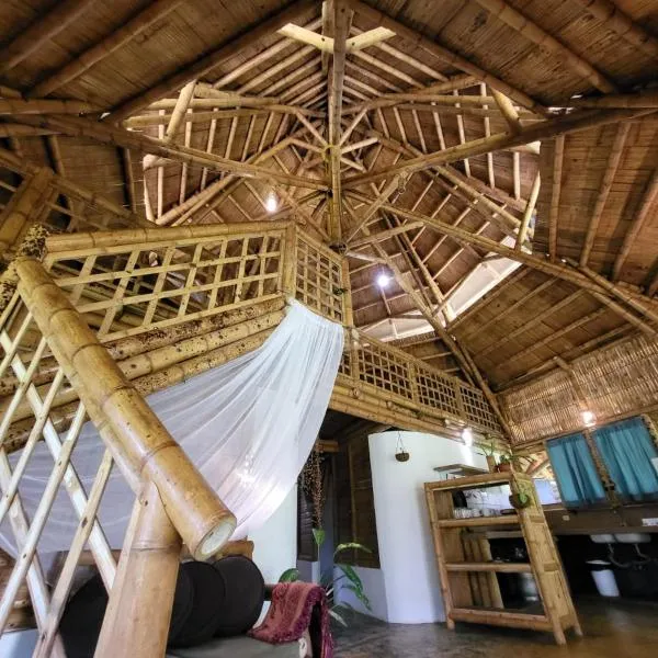 Eco-Lodge Deseo Bamboo，位于Calabacito的酒店