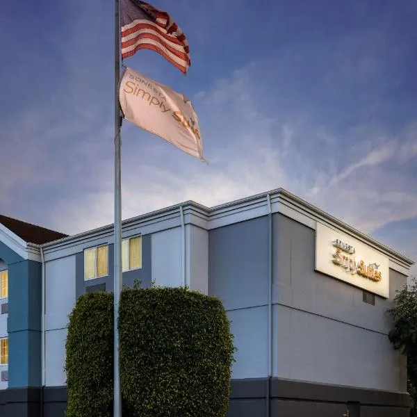 Sonesta Simply Suites Irvine East Foothill，位于森林湖的酒店