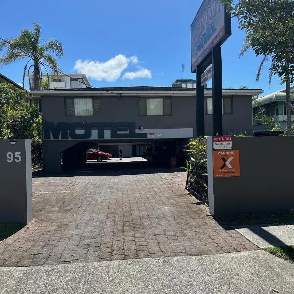 Gold Coast Airport Motel - Only 300 Meters To Airport Terminal，位于Currumbin Valley的酒店