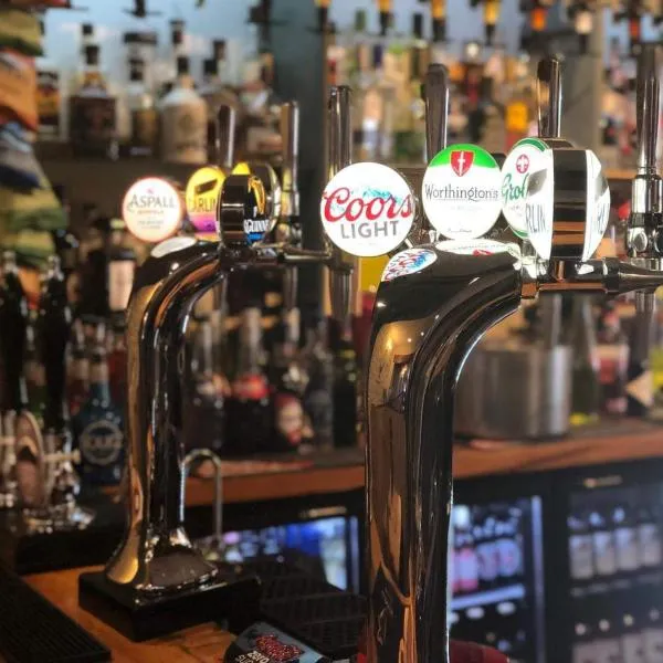 Nags Head Pub，位于兰彼得的酒店