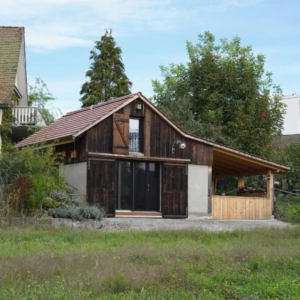 Tiny House Chez Claudine with Garden, Workspace, Netflix, free Parking & Wifi，位于Oberhofen bei Etzgen的酒店