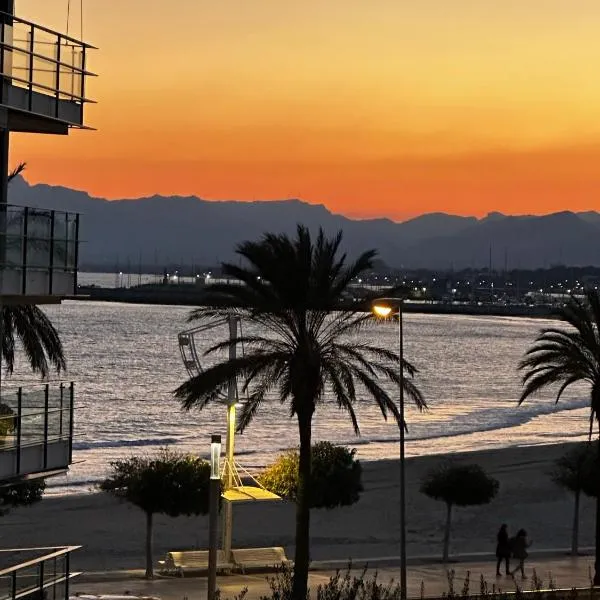 Precioso apartamento con piscina Urbanización Playazul，位于坎布里尔斯的酒店