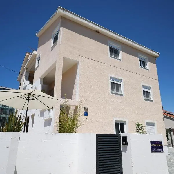 Villa Anabella II，位于扎达尔的酒店