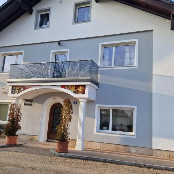 Appartment in Oberndorf bei Schwanenstadt，位于Schwanenstadt的酒店