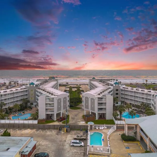 Casa Del Marlin - Your Beach Retreat on Galveston Island, TX，位于加尔维斯敦的酒店