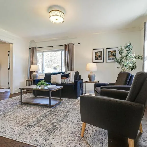 King Suite Highland House of Historic Franklin，位于富兰克林的酒店