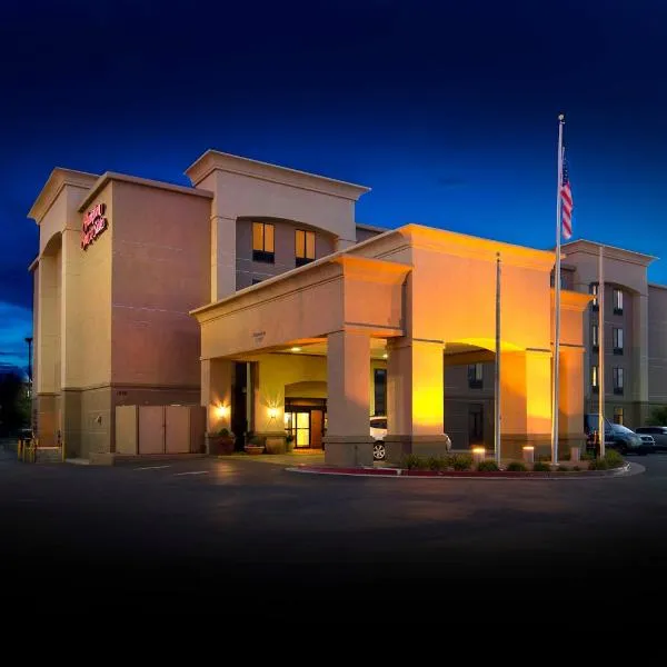 Hampton Inn & Suites Gallup，位于Twin Buttes的酒店