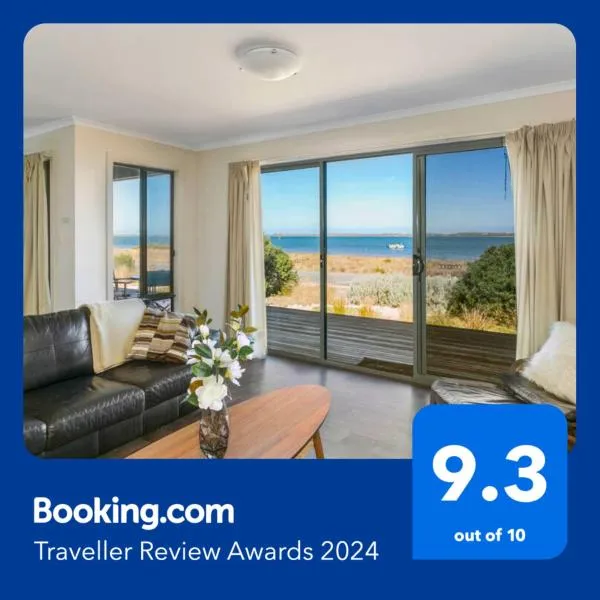 Absolute Waterfront Views and Kayaks，位于Meningie的酒店