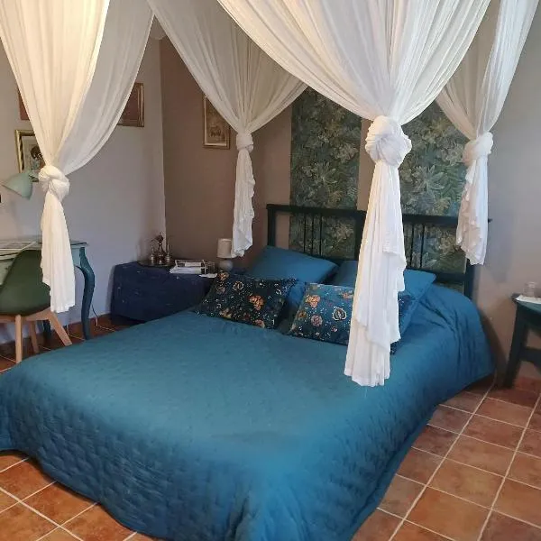 Une chambre en Provence，位于Correns的酒店
