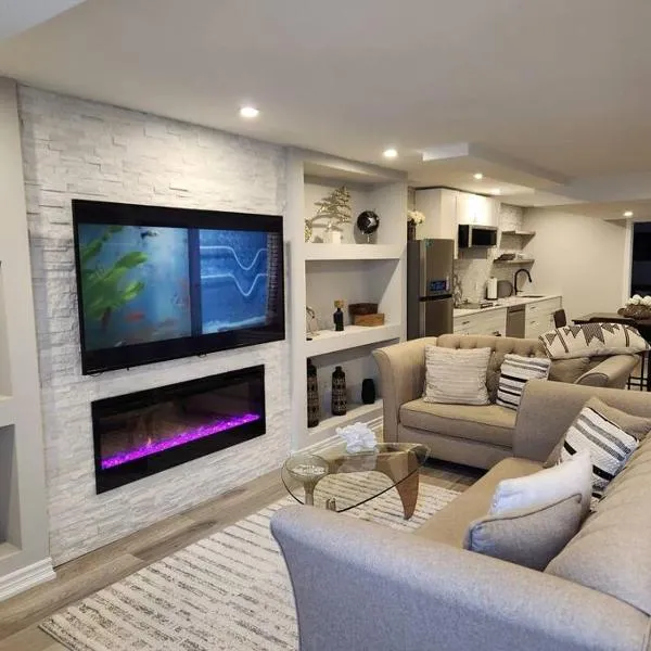 Stylish Retreat in North Oshawa，位于Uxbridge的酒店