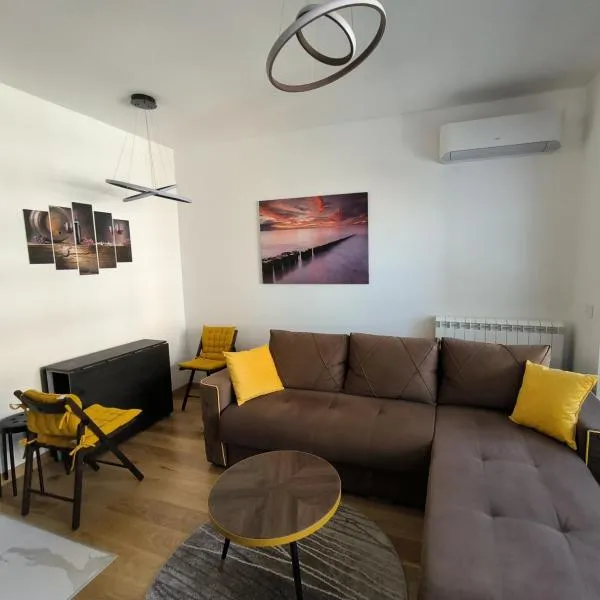 Viva apartment in condominium，位于Voždovac的酒店
