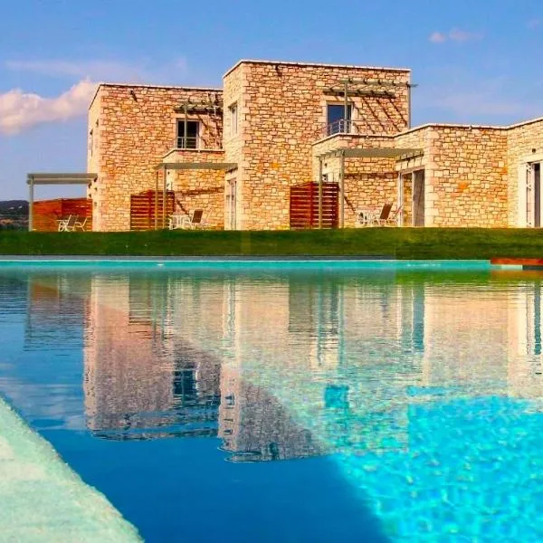 Stone Bay Houses in Messinia Kalamaki Beach Area，位于克拉尼的酒店