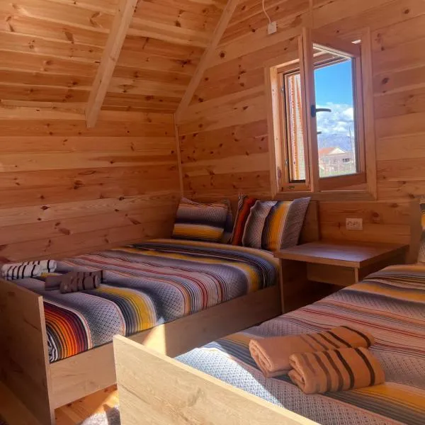 Cozy bungallows，位于波德戈里察的酒店