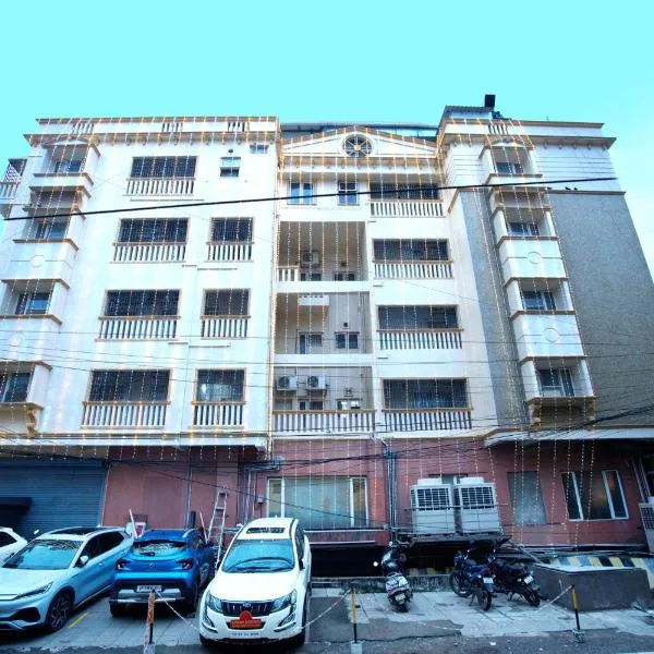 Blossoms Hotel & Service Apartments，位于钦奈的酒店