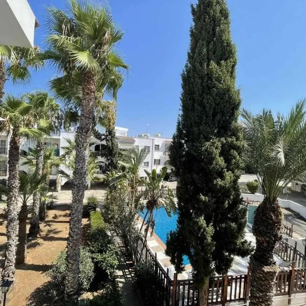 Chris Villa - Apartment in Paralimni, Agia Napa，位于帕拉利米尼的酒店