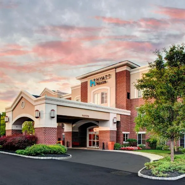 Hyatt House Branchburg - Bridgewater，位于克林顿的酒店