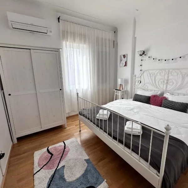 Love Light Studio Victoriei,位于布加勒斯特的酒店