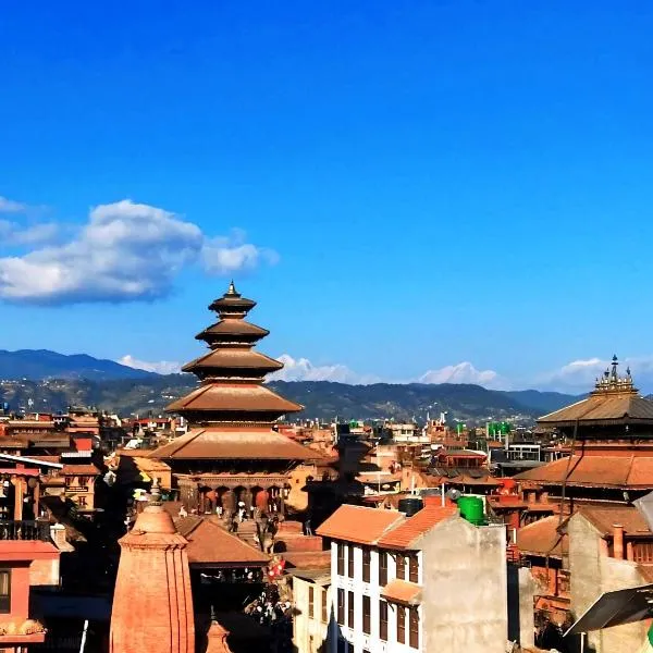 HOTEL RUPAKOT AND ROOFTOP RESTAURANT，位于图利凯尔的酒店