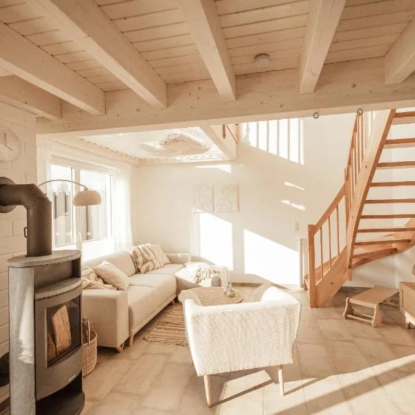 Traumhafte Seelodge mit Sauna, Kamin und Whirlpool，位于诺德霍恩的酒店