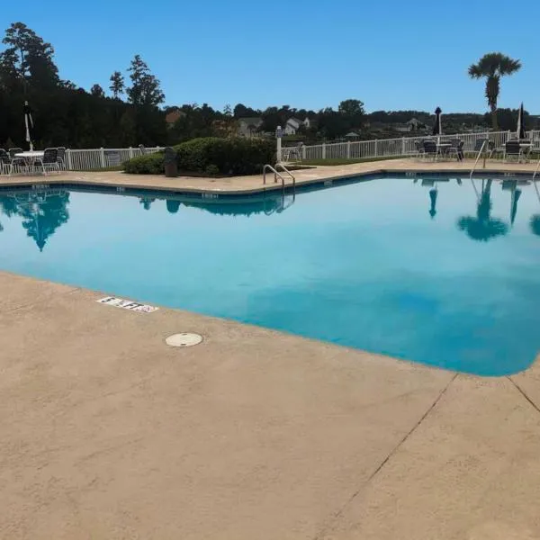 Myrtle Beach Waterway Getaway，位于默特尔比奇的酒店